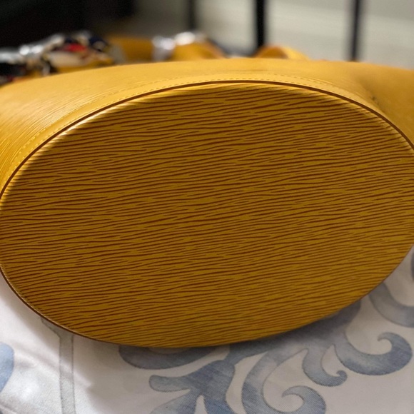 Louis Vuitton Saint Jacques Handbag Epi Leather GM - Picture 5 of 6